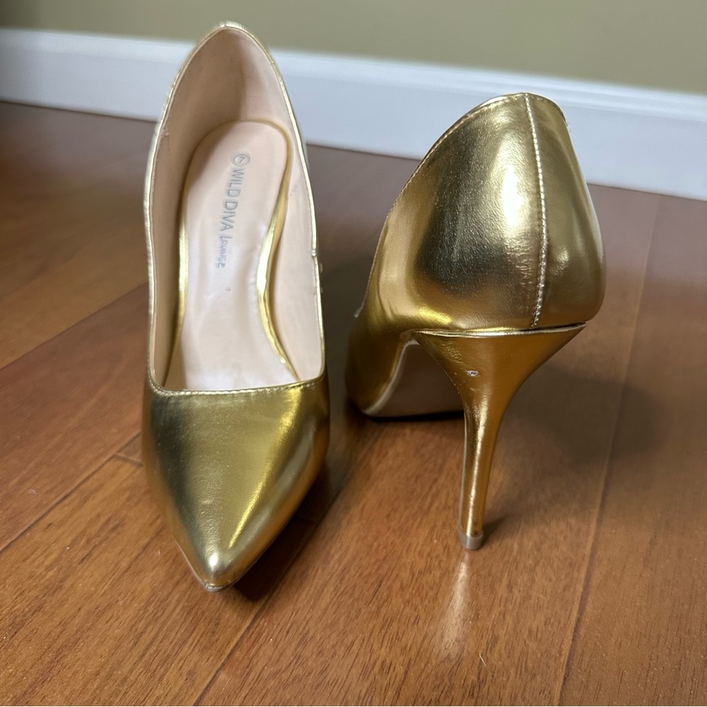 Wild Diva Lounge Metallic Gold Heels Pointed Toe Size 7